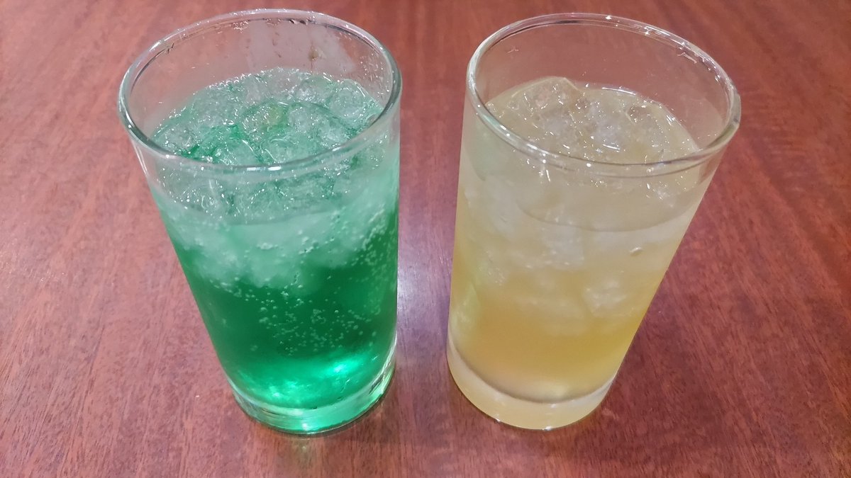 ９月最初の父娘会はロイホです👨‍👧
本日は娘の建設業経理士の資格試験📖
自己採点では🈴ライン✨仕事の隙間時間や帰宅後２時間の集中学習を毎日続け、学ぶ事の喜びを感じたようです😊
少し興奮気味に建設業経理の専門知識を説明してくれましたが、父にはちんぷんかんぷんです😆
次はFPを頑張るようです！