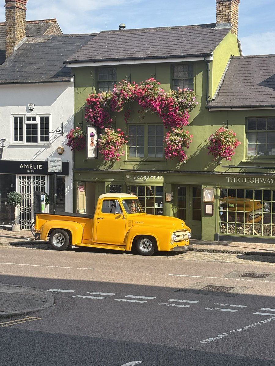 Berkhamsted this morning loving the colours ..🟩🟨