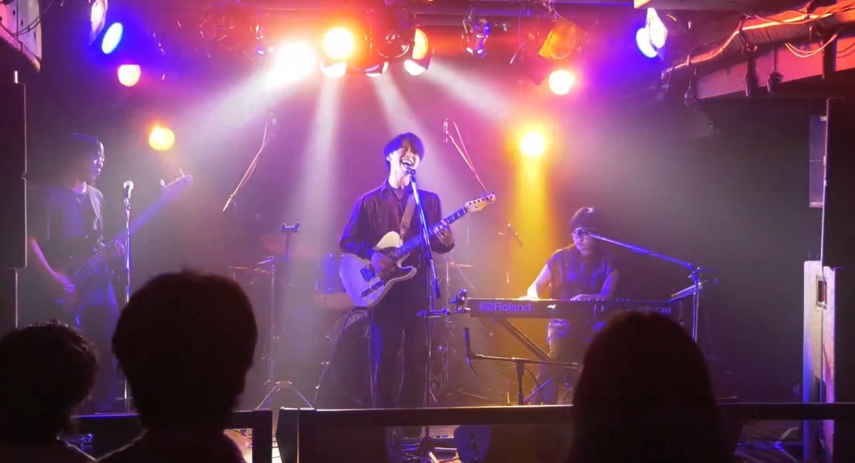 hanonsofficial's tweet photo. 9.6(SAT) 
at 横浜BAYSIS

ご来場の皆様、配信をご覧くださった皆様！！ありがとうございました！！！

🐩セットリスト🐩
1. フライデーレイトショー
2. 残暑
3. 月蝕(新曲)
4. メントスコーラ
5. 薄明り

#ハノンズ https://t.co/SNbneIVT9R