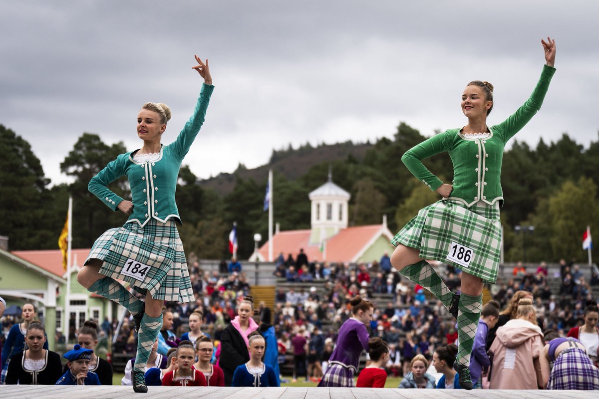 This weekend, The King and Queen attended the Braemar Gathering Highland Games. 🏴󠁧󠁢󠁳󠁣󠁴󠁿 

Positioned close to Balmoral, the Games are held every year on the first Saturday in September.

Having run in its present form since 1832, the event features a host of traditional Highland Games