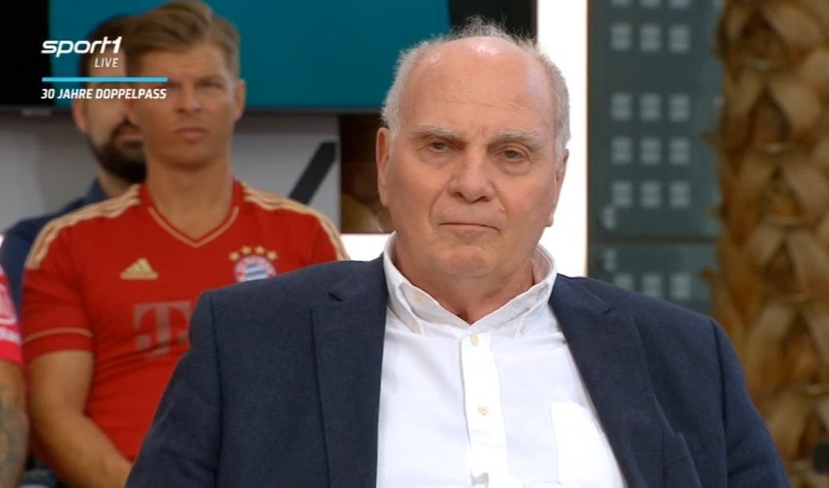MediaBayernFR's tweet photo. 🚨🚨Uli Hoeness:
"L’option d’achat pour Jackson deviendra obligatoire si il DÉBUTE 40 matchs.
Cela n’arrivera PAS, il n’aura PAS de contrat définitif. / @SPORT1
Tellement irrespectueux, surtout quand le joueur a payé 3M€ de sa poche pour venir. https://t.co/uj2Wv73iPi