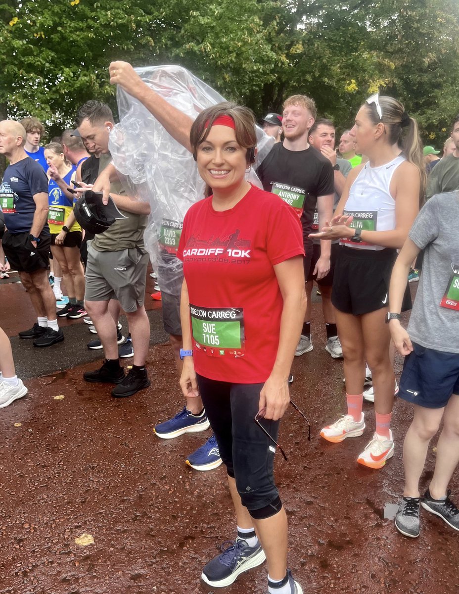 Here we go! Good luck to everyone taking part in #Cardiff10k. 👍🏼

Big fan of this race - takes in the city centre sights, with great support en route. Run this one many times… today’s definitely one of the wettest! 🏃🏾‍♂️
#Cardiff