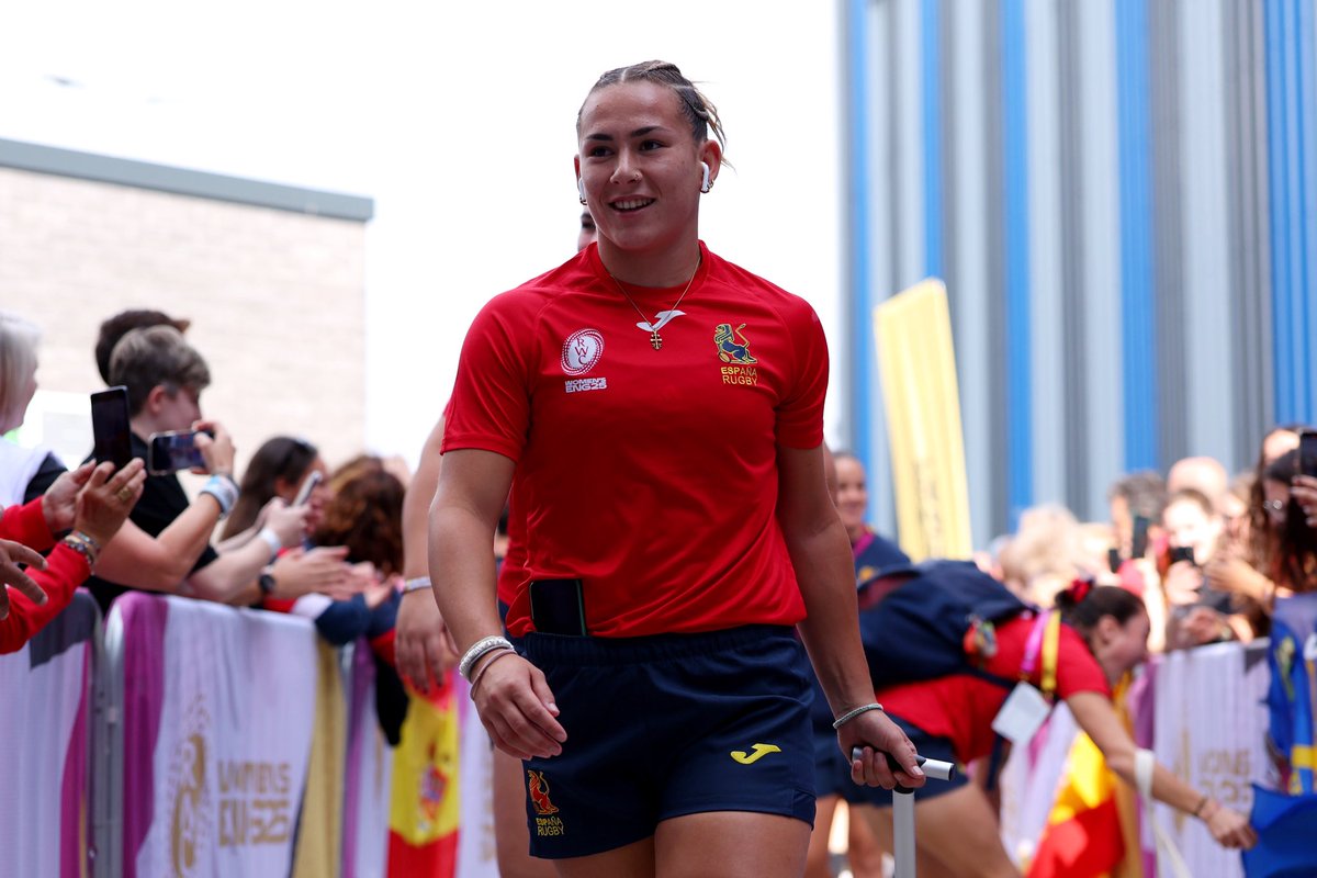 ferugby's tweet image. Esta llegada 😊 
#RWC2025 | #LasLeonas