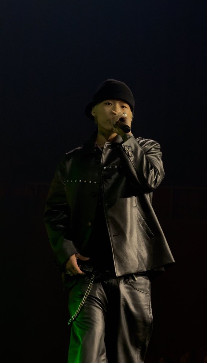 째 tweet media
