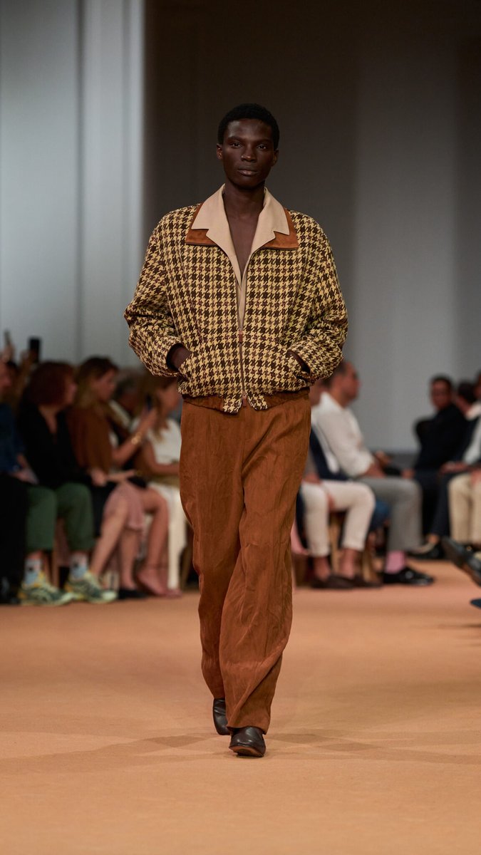 Check out this article: ZEGNA Été 2026 : l’élégance italienne façonnée par la vie - luxsure.fr/2025/09/06/zeg…