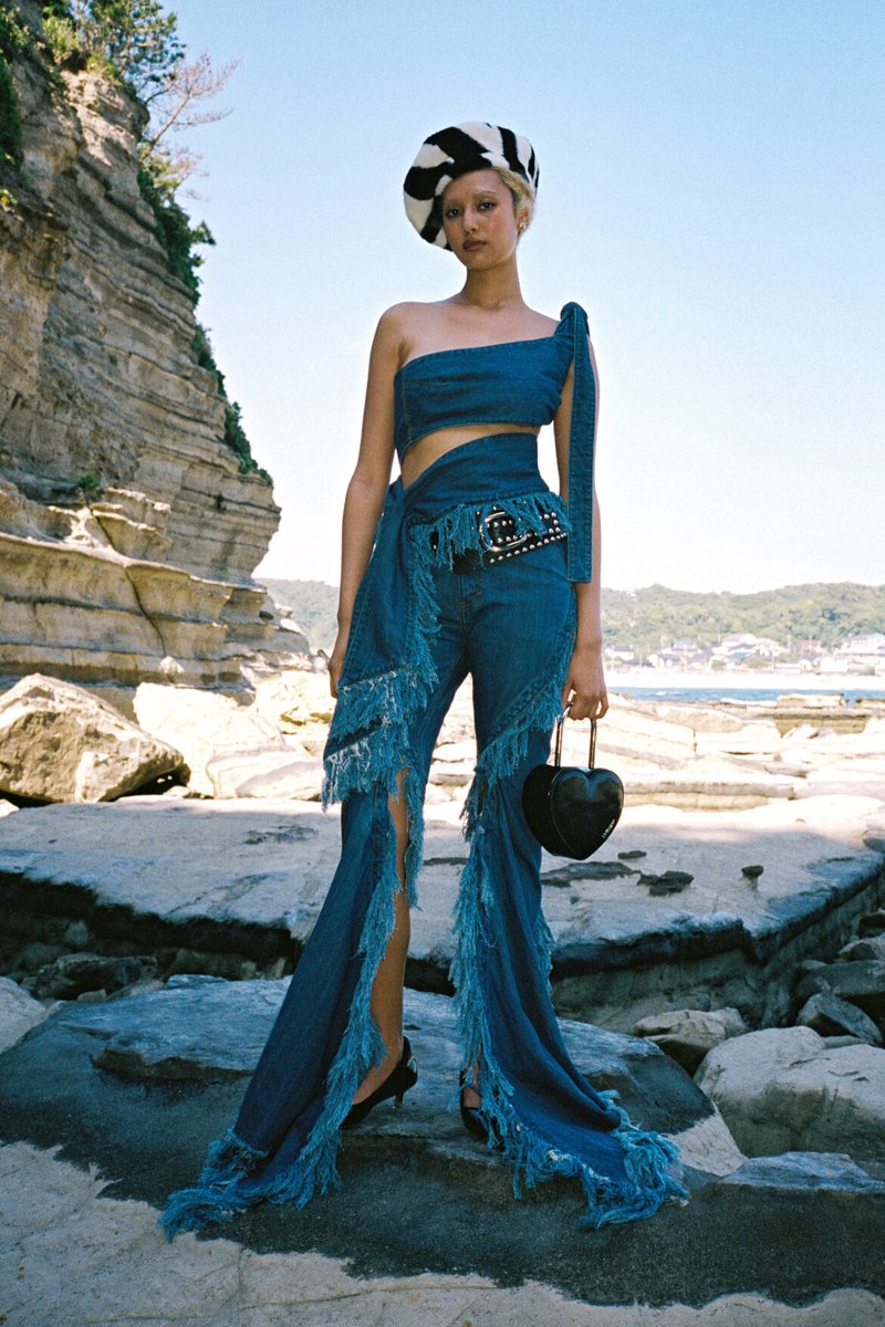 Check out this article: AMBUSH SS26 — Tribe on the Move : streetwear nomade entre pulpe funk et mémoire en mouvement - luxsure.fr/2025/09/06/amb…