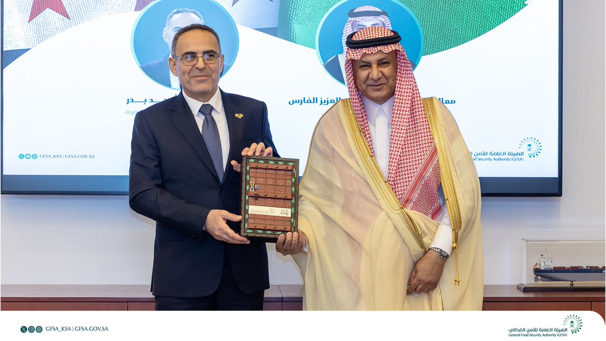GFSA_KSA's tweet photo. معالي الرئيس يستقبل معالي وزير الزراعة بالجمهورية العربية السورية، وجرى خلال اللقاء مناقشة المواضيع ذات الاهتمام المشترك في مجالات الأمن الغذائي.

https://t.co/lMYzGYVvDp https://t.co/qjvdeQ3eJ8