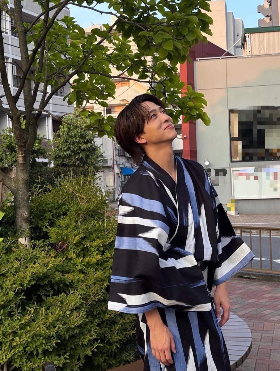 ほんとに夏祭りに行くときのあの時間帯の明るさリアルで苦しいかっこいい
 #寺西拓人