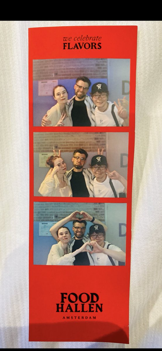 rhiannon_io's tweet image. Loved this family photo! See you in Japan, @hayat01sh1da! 🥰 #RailsWorld 🔜 #RubyKaigi