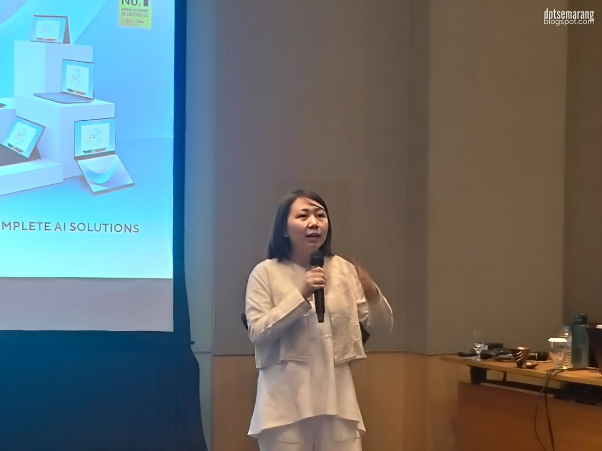 ASUS bikin gebrakan dengan material unik yang nyatuin sifat aluminium dan keramik, dinamain CerAluminum™. Hasilnya? Laptop yang ringan, tahan banting, dan anti gores, plus tampilan premium yang bikin mata sayu. 
📝 bit.ly/419VynM