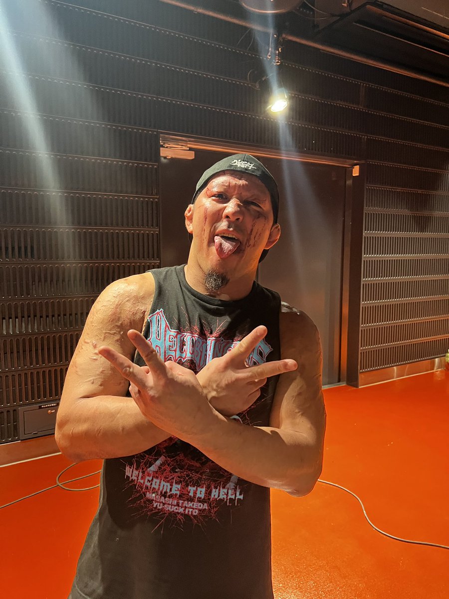 最前シートで蛍光管を浴びてきた
刺激もらって少し元気出た
誘ってくれてありがとうございました🙌
ダムズ最高！