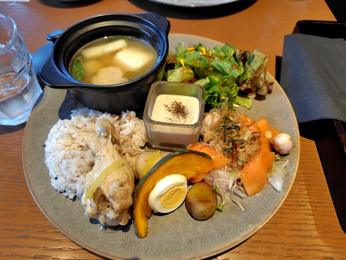 tomo971helen's tweet photo. #彼女がそれも愛と呼ぶなら
#BLOOMYS
料理は今月の限定プレート
幼なじみが頼んだのは
ケーキセット
何もかもオシャレです🥰
#伊藤健太郎 https://t.co/nEYedmfC5s