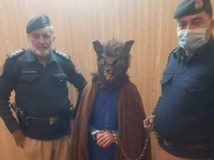 faizannriaz's tweet photo. Justice served, CCD arrested the bear who attacked Quratul Ain Baloch. https://t.co/GdF6QbJcsl