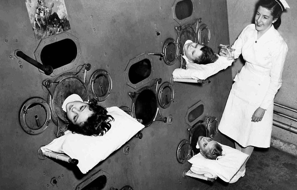 Impfen ist doch die bessere Lösung… 

Children in an iron lung before the polio vaccine, 1950