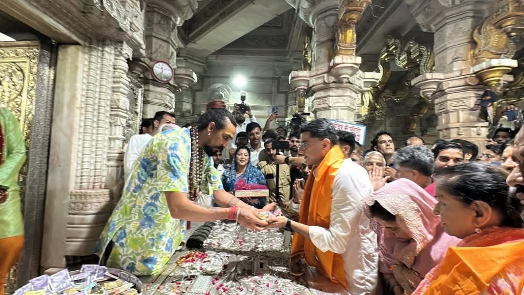 श्री सचिन पायलट जी ने माँ रमा पायलट जी के साथ साँवरिया सेठ जी मंदिर 🛕 में दर्शन किए।

मंढफ़ियां, चित्तौड़गढ़
 <a href="/SachinPilot/">Sachin Pilot</a>