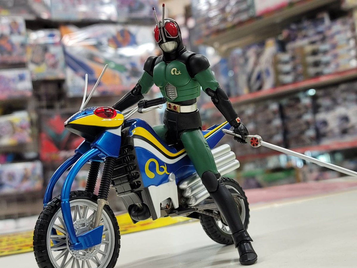 仮面ライダー 黒いボディ！ 仮面ライダー 真っ赤な目！ SHF