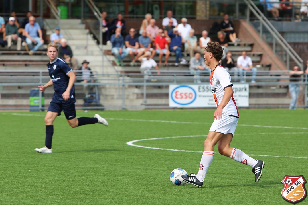 In gelijkopgaande strijd verliest <a href="/SVC_08/">SVC'08</a> ongelukkig met 0-1 van <a href="/vvForeholte/">vv Foreholte</a> in de beker. Lukas speelt 70 minuten mee.