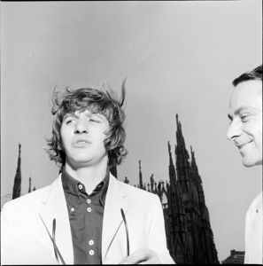 BeatlesArchive2's tweet photo. The #Beatles photographed on the terrace of the Grand Hotel Duomo in Milan; in the background the cathedral, 24 June 1965 https://t.co/IGfUXTLKEU