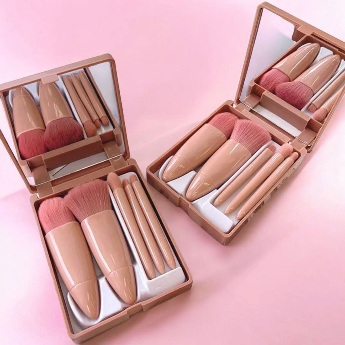 This set of makeup brushes is a great gift set that you can give to your dearest family and friends. buff.ly/48DVv6p #UKGiftHour #SmallBusiness #uksmallbiz #firsttmaster #bizhour #SocialLondon #TweetMaster #UKhashtags #ATSocialMedia #bizbubble #SmartSocial #spdc #UK