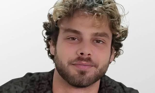 Le Hamas a transmis des vidéos prouvant la survie d’otages, dont Alon. Les images qui en sont tirées n'ont pas été autorisée à la publication par les familles.
Lors de la Shoah, il y avait « Le Pianiste ». Aujourd’hui, François Bayrou, il y a encore un pianiste.
Il s’appelle Alon