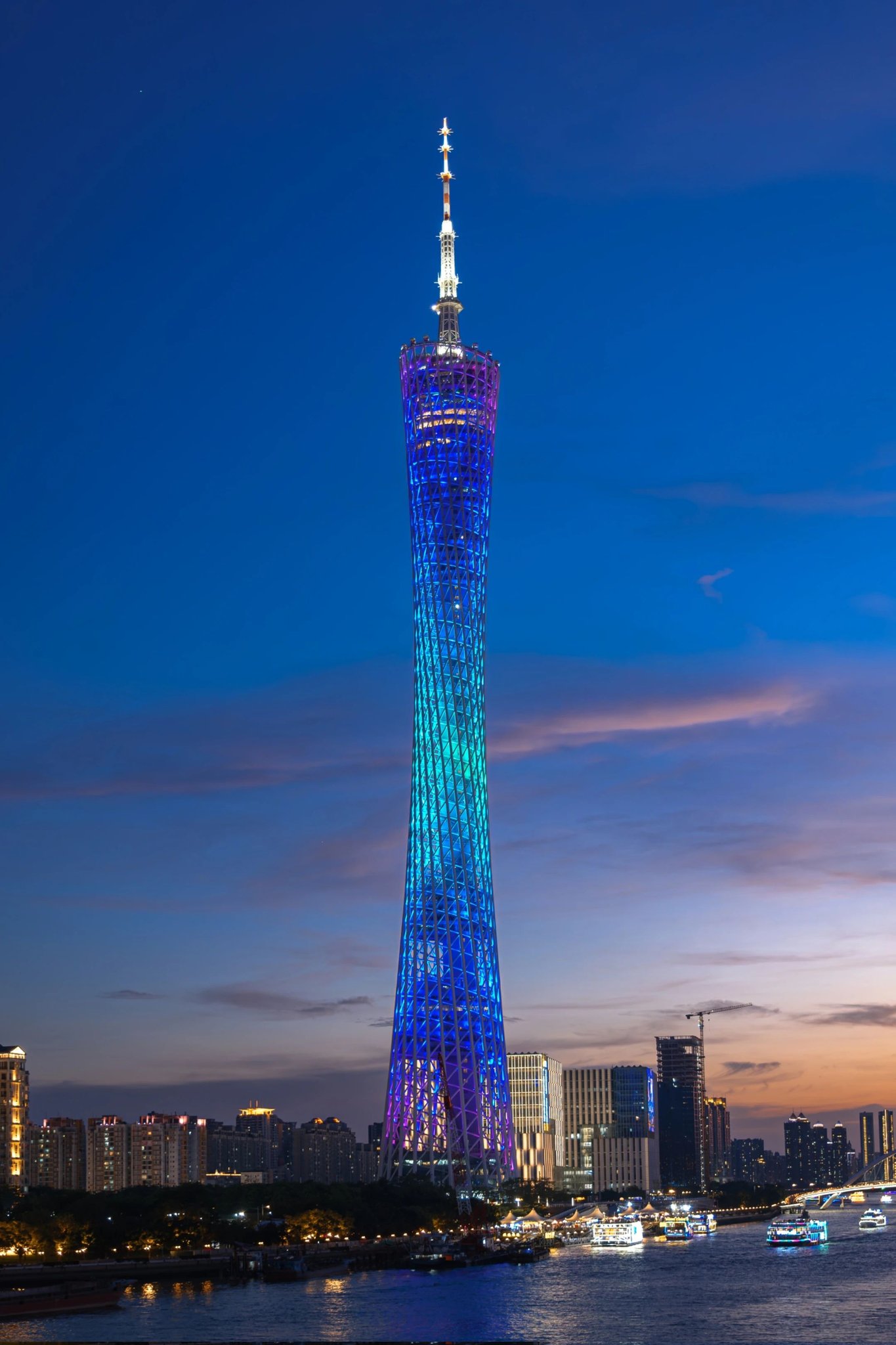 Re: [問卦] 當美國人的狗好，還是當中國人同胞好？