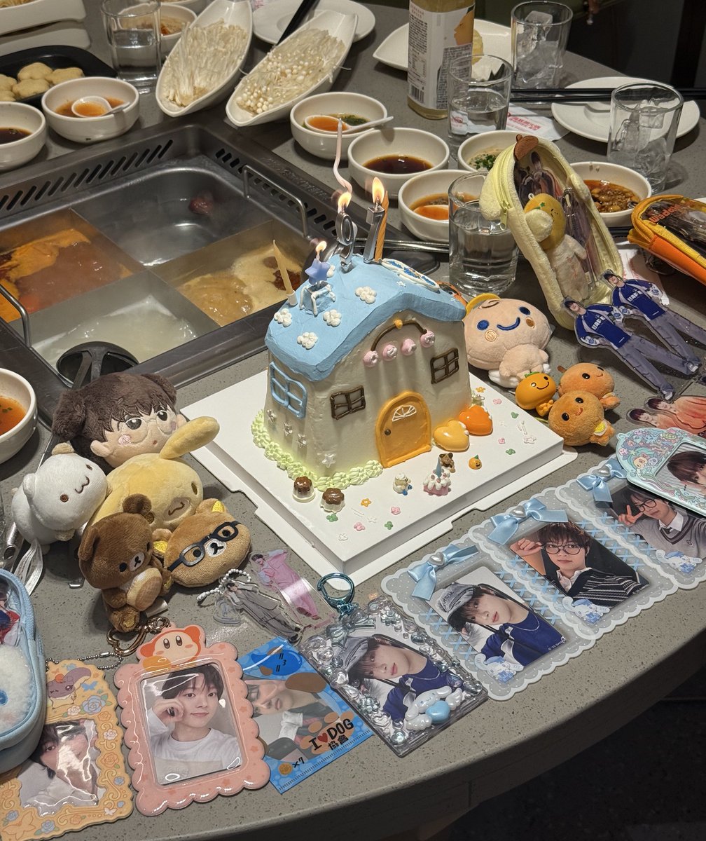 zzucokr's tweet photo. 의주야 생일축하해🧡🩵
#의주의_스물셋도_쭈랑해
#HAPPY_EJ_DAY https://t.co/Clw0CWKKSG