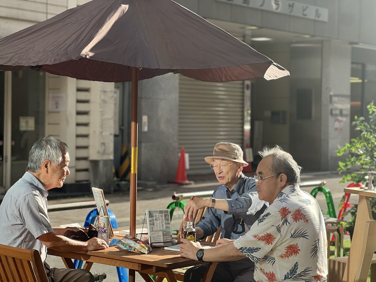 札幌のストリートになかなかよいパブリックライフが展開されていました。