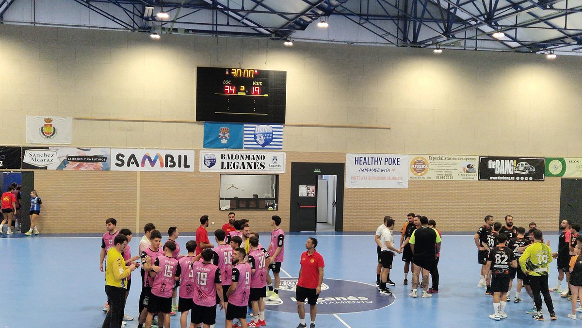 🤾‍♂️Acompañando al equipo del <a href="/CBLeganes/">C.Balonmano Leganés</a> de 1NM en su primer partido de pretemporada en casa, que se estrena con victoria contra el <a href="/CBParla/">Club Balonmano Parla</a>. Enhorabuena equipo,  a seguir así 💪. 
#Balonmano 
#SentimosLeganés 
#LeganésMola