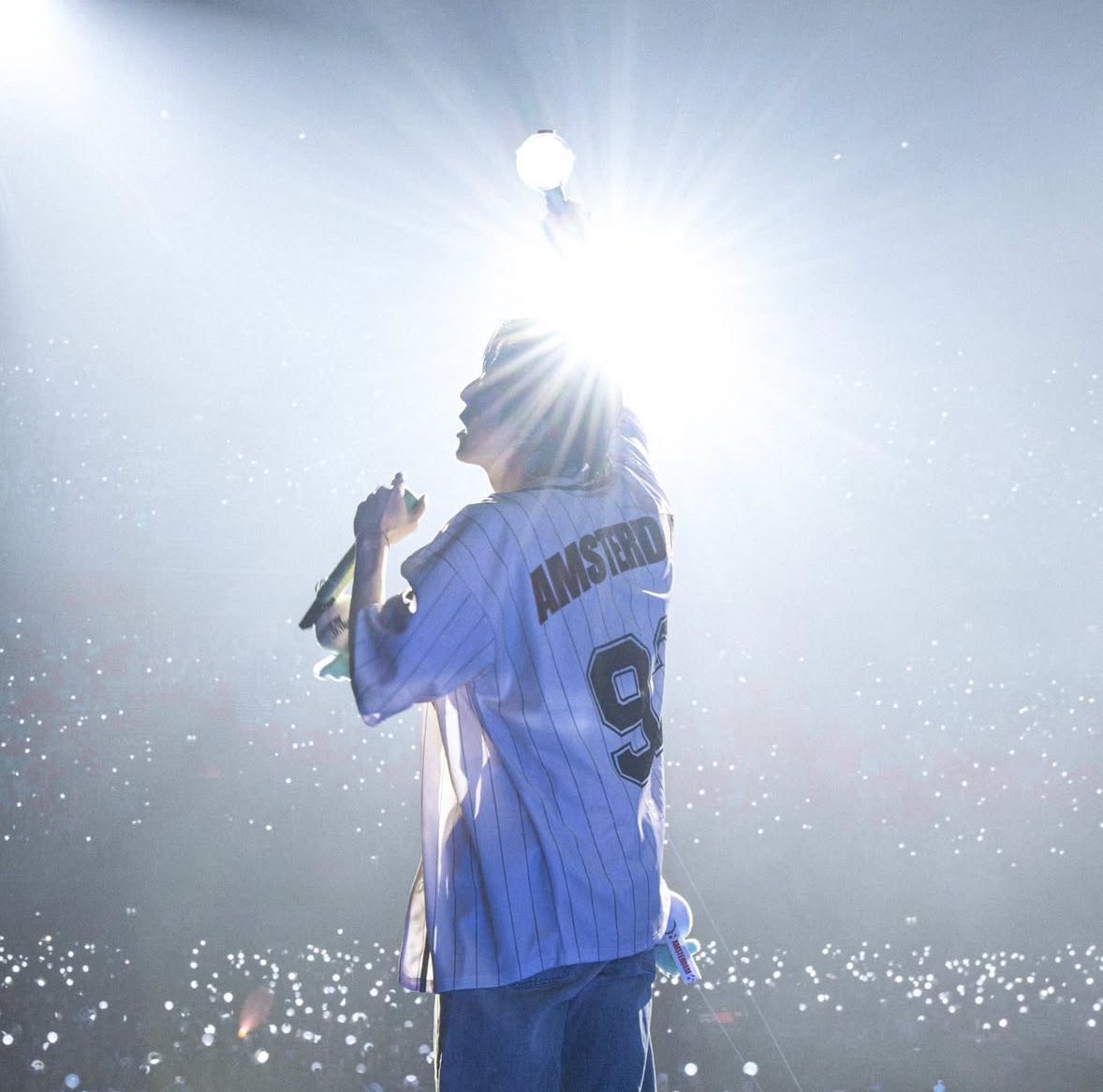 Yn94zxUPaSQUW25's tweet image. 幸せな夏だったな🩷🩵💛
この愛すべきクルーの事
一生忘れないからね🎵

#행복했다_런석진투어_수고했어_김석진
#김석진의_도전은_계속됩니다
#RUNSEOKJIN_epTOUR