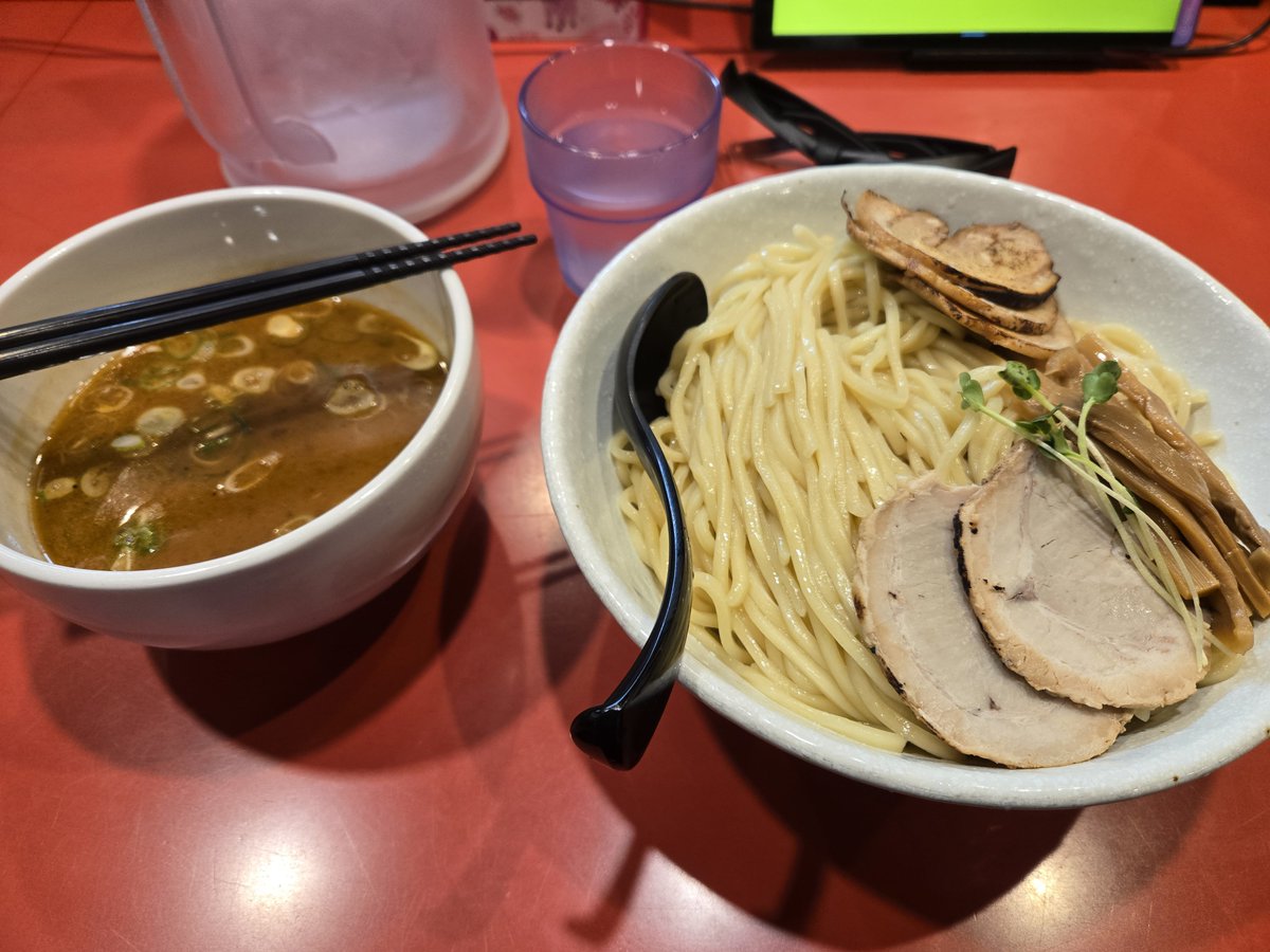 Connybike's tweet photo. 今年もチームメンバー全員完走!
食べて撃って食べて食べて撃ってと、楽しい東京遠征マッチ。
みんなで来年も来るぞ!
#JSC
#speedshooting https://t.co/wfgZgZIaCg