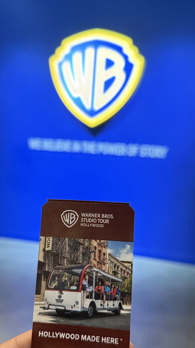 KMEA26's tweet photo. #WarnerBros studio.. #Hollywood https://t.co/2TJx2ixzVP