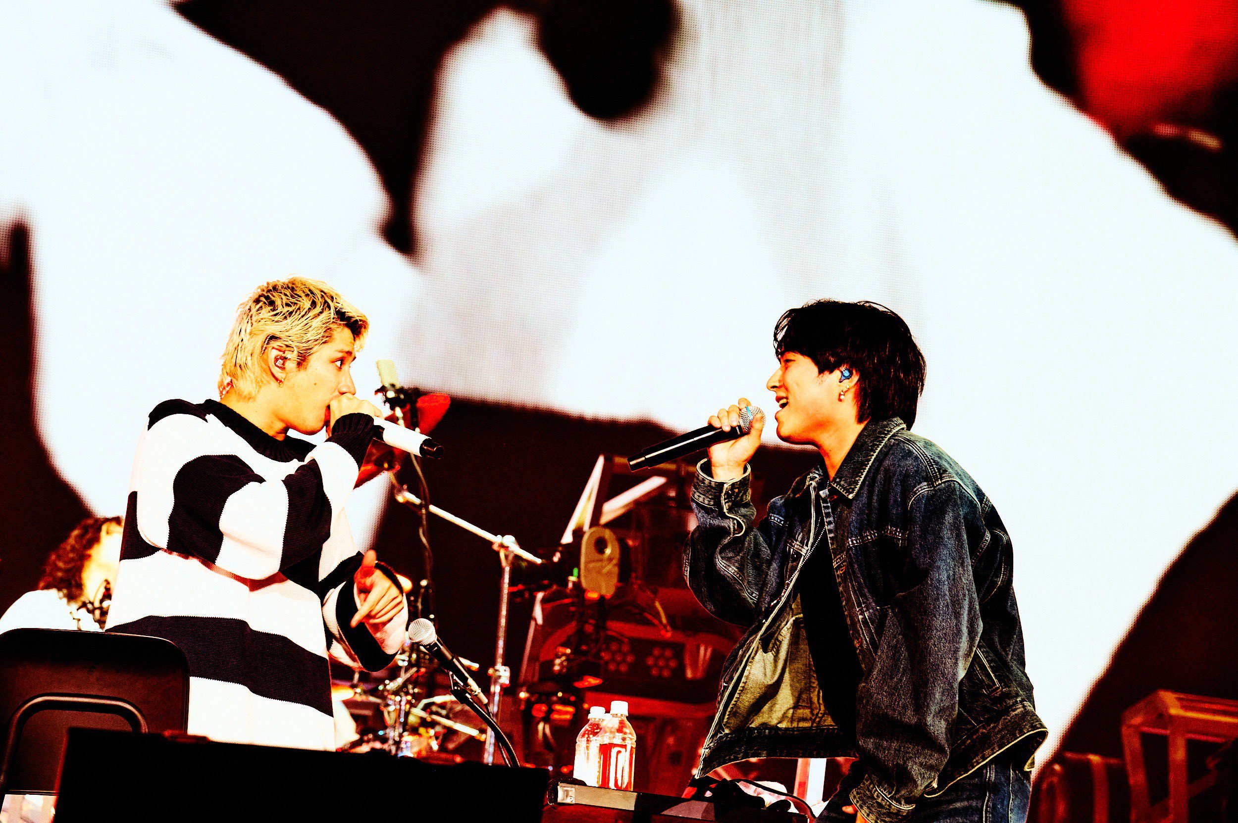 【値下げ】ワンオクメンバー触れた　ライブ使用品　非売品 pjpmtatgajr_) / X