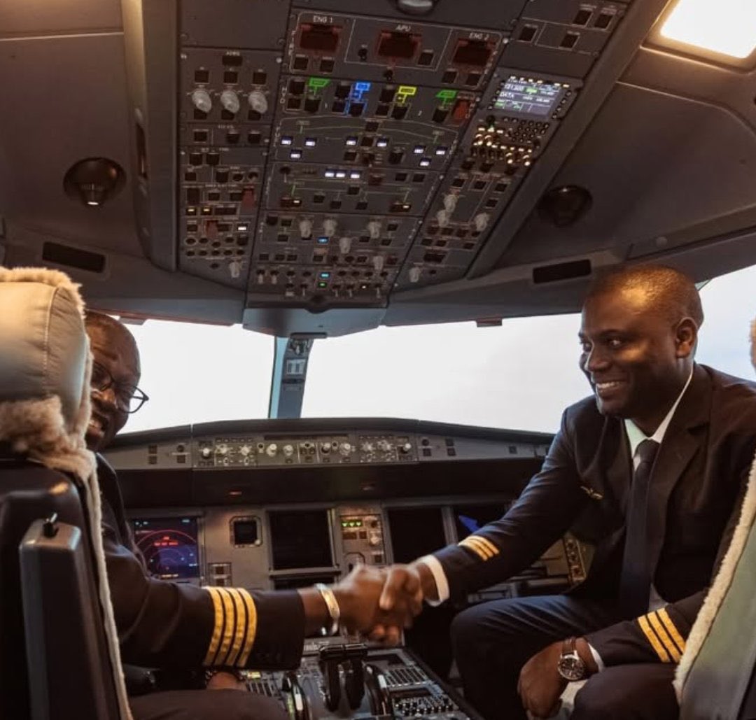 Ivoiren225's tweet photo. L'A330 neo D'Air Côte d'Ivoire piloté par des IVOIRIENS https://t.co/6gJEIDvulS