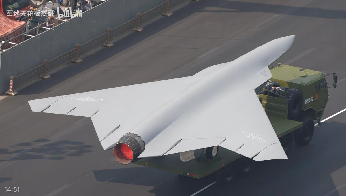 zhao_dashuai's tweet photo. China's air force entering the unmanned era before anyone else.

The 2 air superiority drones shown at the Victory Day parade:
🔷Are supersonic capable.
🔷has all-aspect, broadband stealth 6th gen stealth, with the exception of the engine nozzle which is at the standard of 5th gen stealth.
🔷Can carry 4 long range air to air missiles.
🔷Most crucially, they are AI enabled, capable of highly independent decision making, target acquisition and threat assessment.

You can claim to have all the best ace pilots, but against a swarm of AI enabled air superiority drones, you're just a target.

Wars in the future will be increasingly determined by the industrial base of a country. The side that can make more complex and capable unmanned platforms will be the ones winning the war.
