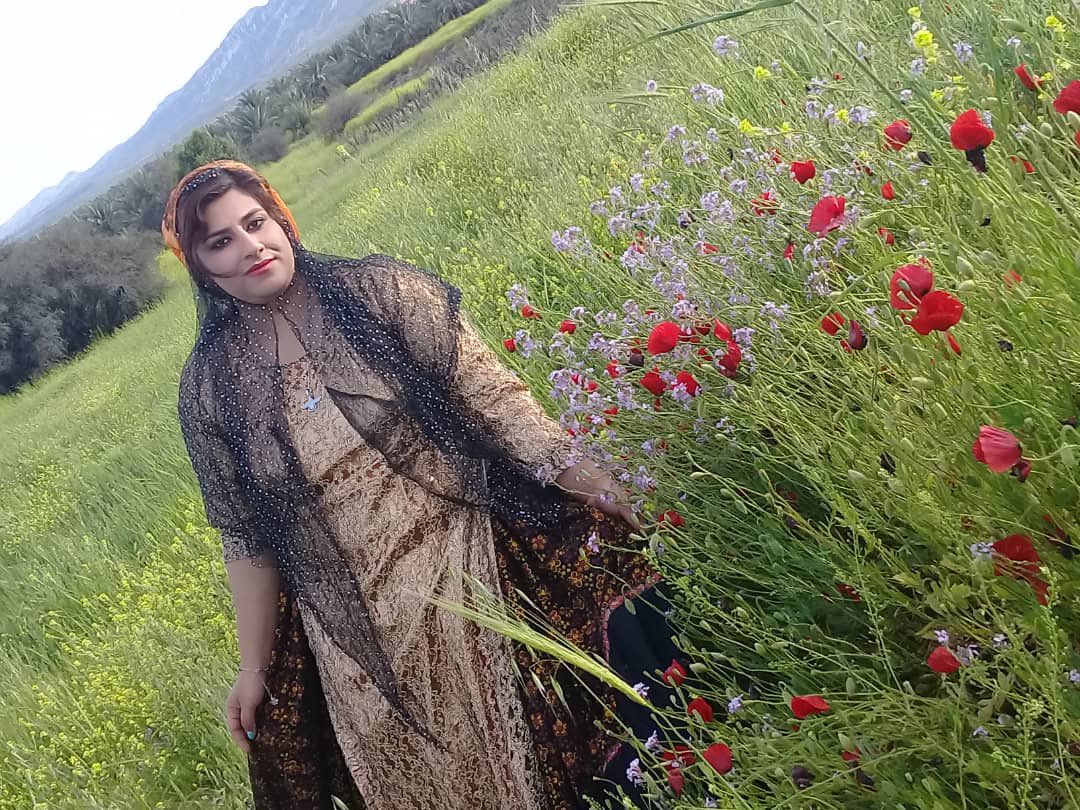 #محبوبه_رضایی بیش از دو سال است که محکومیت پنج‌ساله خود را در زندان قرچک ورامین می‌گذراند. او اهل بوشهر و زاده روستای تنگ‌ارم است و پیش‌تر در پرونده‌ای دیگر سه سال محکومیت را پشت سر گذاشته بود. در آن دوره، به دلیل افشای فجایع زندان بوشهر، به زندان عادل‌آباد شیراز تبعید شد. محبوبه