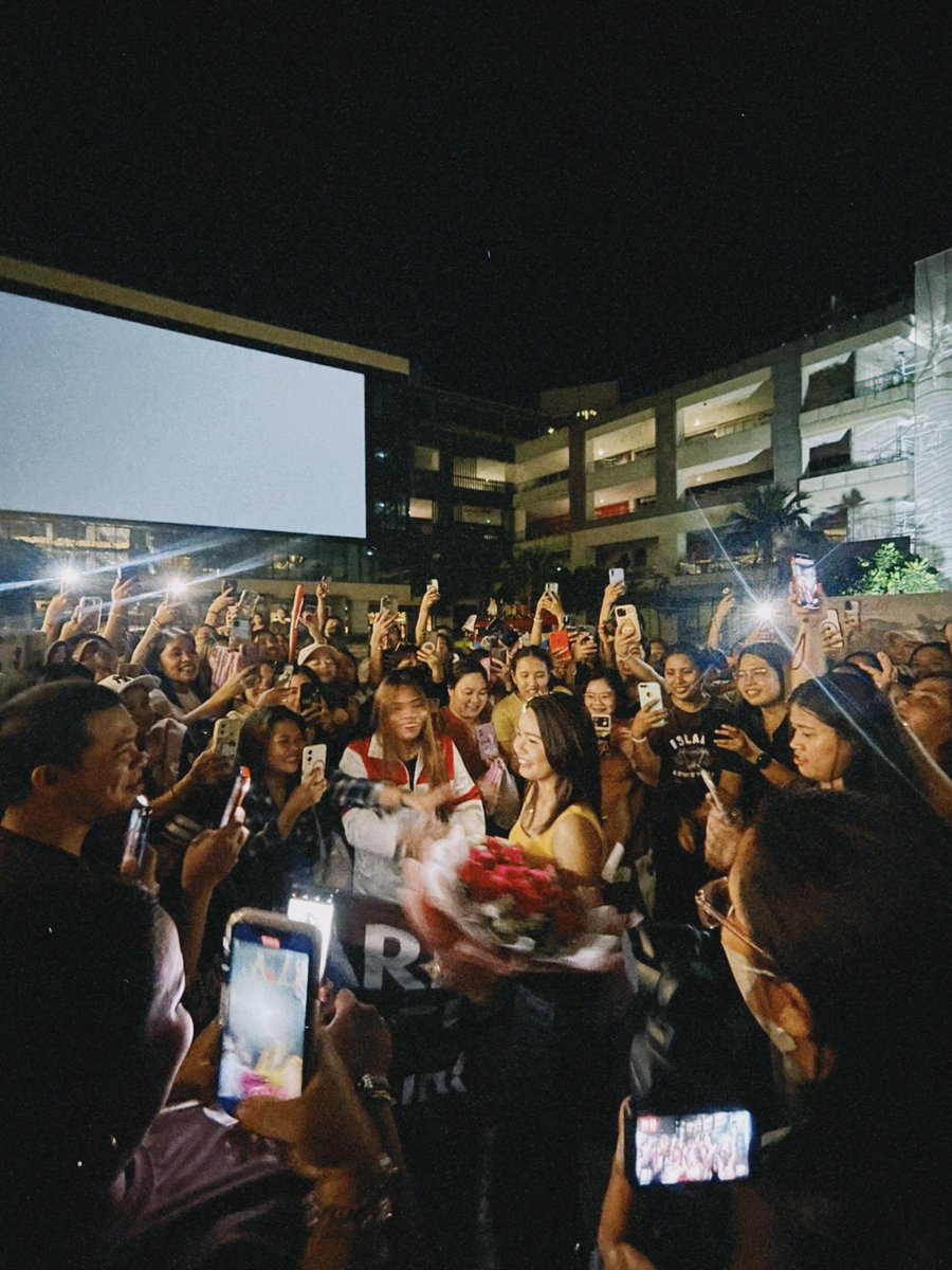 MishiRein25's tweet photo. Moonies sana makaabot ito sainyong lahat can we all reunite again for Kolette? As in yung fire natin before sa engagements/events ibalik natin. Tayo ang kakampi ni kols at susuporta sakanya paakyat sa tagumpay. Hindi pa tayo pwedeng bumitaw. Soon marerecognize kana Kols ng lahat. https://t.co/nMEU5peeQy