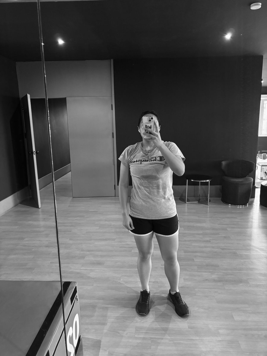 TorryVichuda's tweet photo. Sunday workout
#healthy #nurse #nurselife #cardio #workout #gymtime #keepitup #10kmrun #running #weighttraining https://t.co/Sda7Qm3U1t