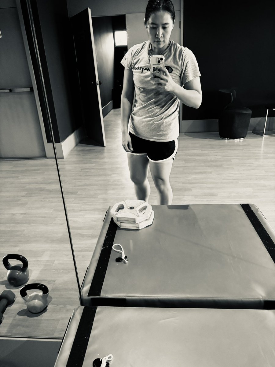TorryVichuda's tweet photo. Sunday workout
#healthy #nurse #nurselife #cardio #workout #gymtime #keepitup #10kmrun #running #weighttraining https://t.co/Sda7Qm3U1t