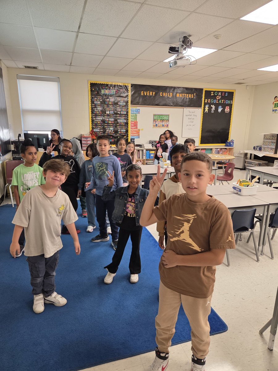 grenobleps's tweet image. One week down at Grenoble and what a great start it’s been!
Looking forward to an amazing school year ahead. #GrenoblePS #BackToSchool #FirstWeekDone #GreatStart @PeelSchools