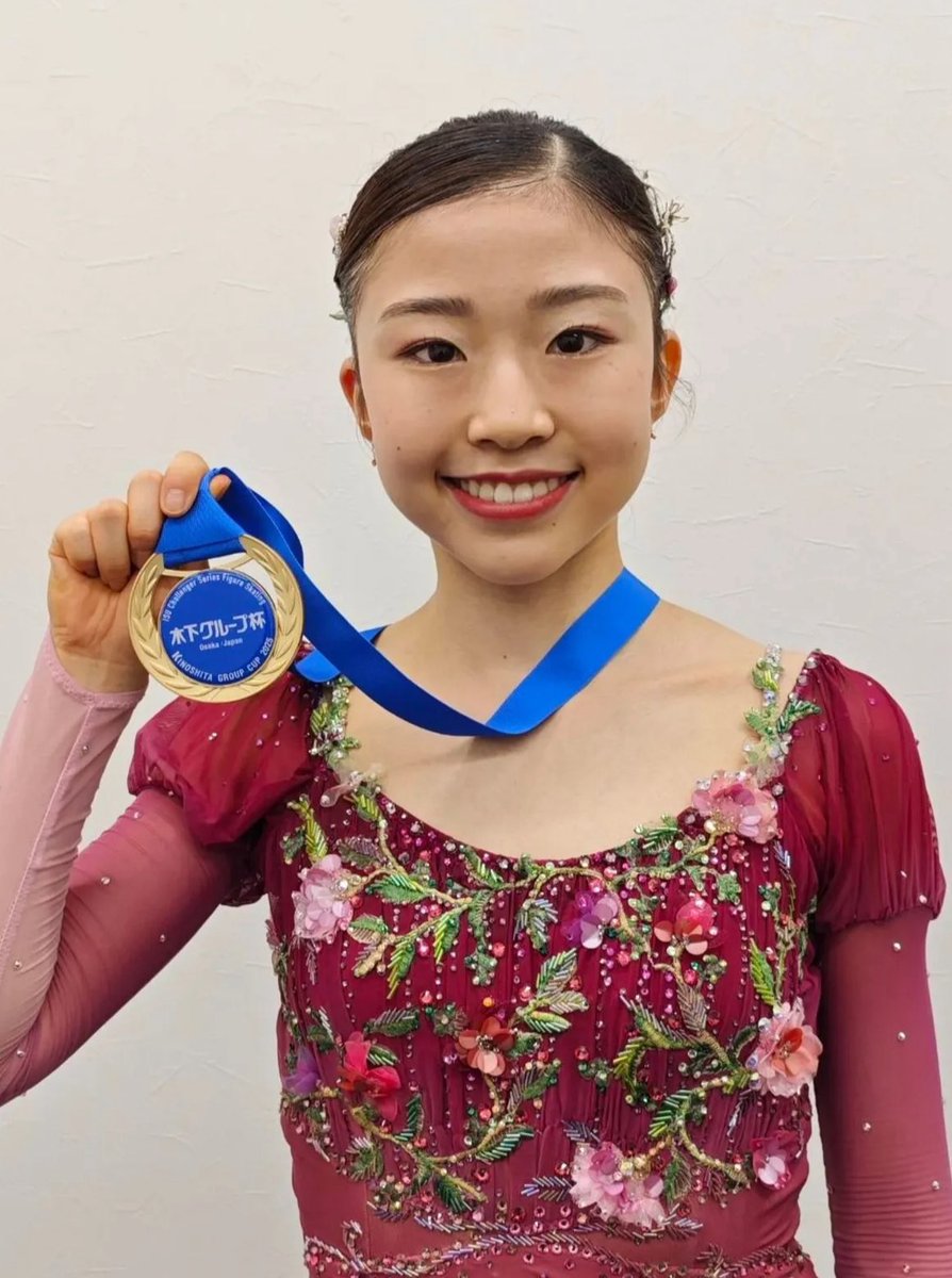 monechibafan's tweet photo. [6/9/25] Kinoshita Trophy 2025
#木下グループ杯

千葉百音選手、2025 木下グループ杯での今季初優勝おめでとうございます！ 

Congratulations to Mone Chiba on capturing her first victory of the season at the 2025 Kinoshita Trophy Cup! 

🏆🥇✨

📸: Skating Japan

#MoneChiba #千葉百音 https://t.co/IP54VIMhNN