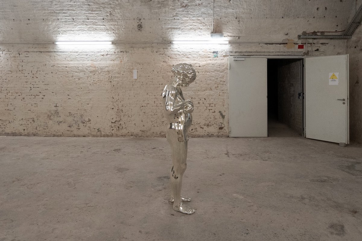 magicetape's tweet photo. Last day today 11-18h! Installation views of the group show “Ghost in the Shell” at Glue Berlin.

Ghost in the Shell
Sep 06 – 07, 11-18h
Strassburger Strasse 53, 10405 Berlin
Curated by @magicetape
In collaboration with @GalerieMet

-
#ghostintheshell #magicelectronictape #art https://t.co/EfemzTrij7