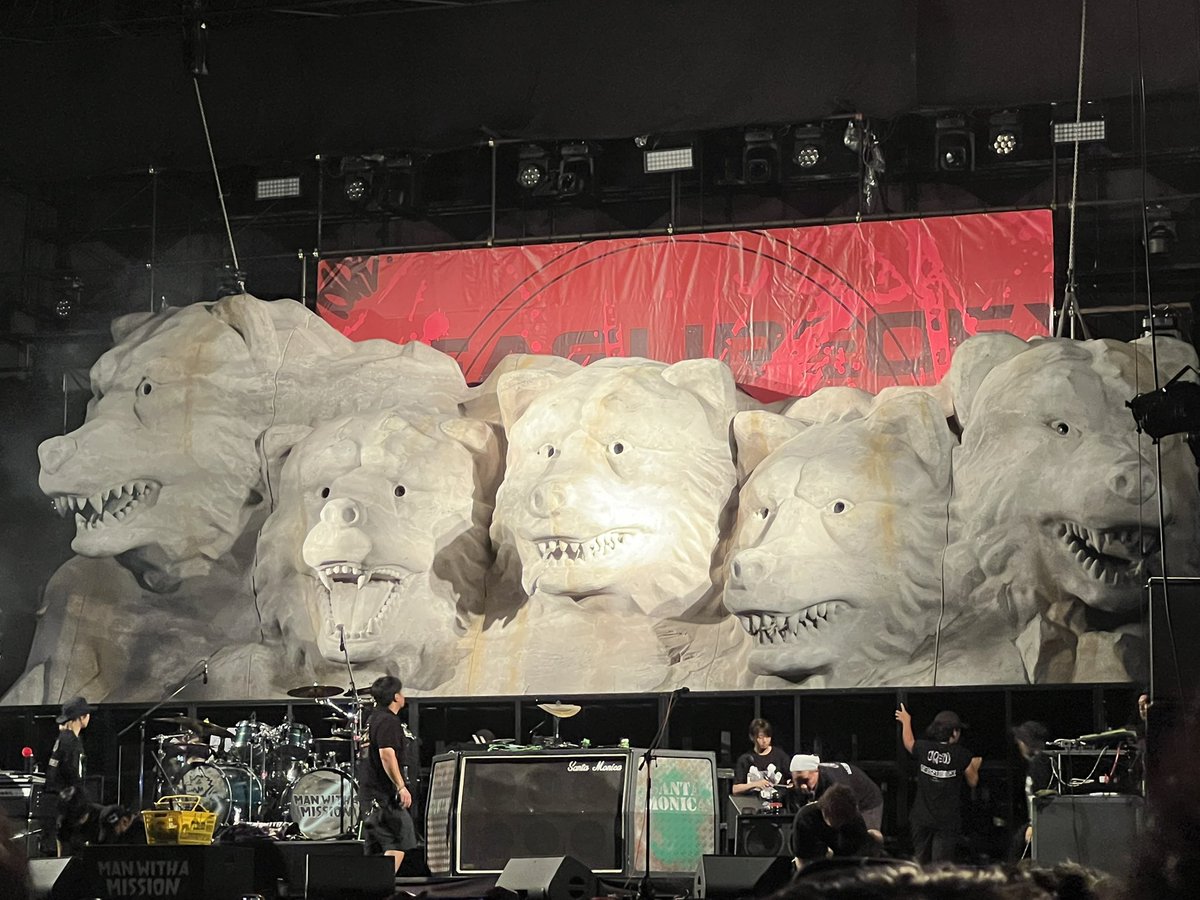 ZAWASI_FES_ROCK's tweet photo. 数年ぶりにトレジャー2days来た。
楽しかったけど、もう30歳になったからか、むっちゃ暑さが体に刺さりましたw
個人的にMVPは1日目は緑黄色社会！
2日目はハルカミライですね！ https://t.co/cqQpU5psaY