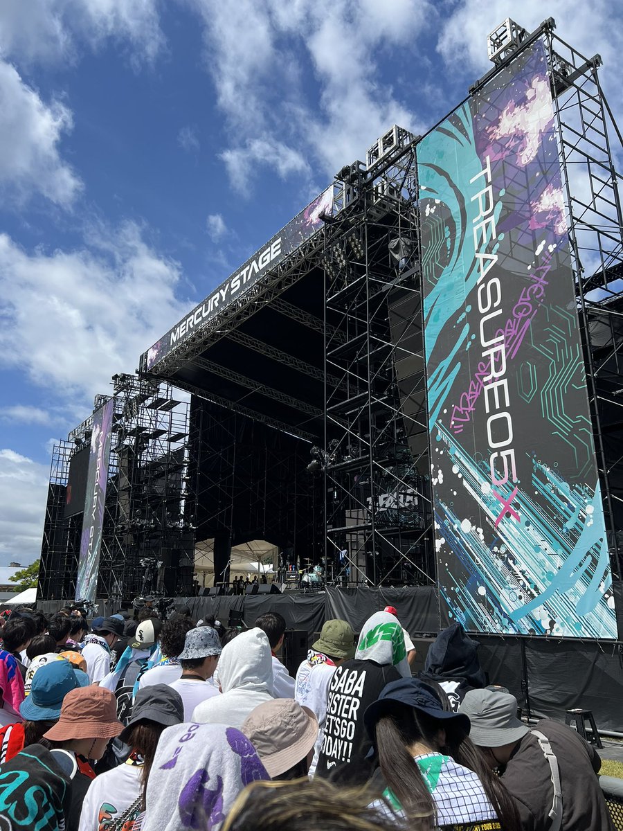 ZAWASI_FES_ROCK's tweet photo. 数年ぶりにトレジャー2days来た。
楽しかったけど、もう30歳になったからか、むっちゃ暑さが体に刺さりましたw
個人的にMVPは1日目は緑黄色社会！
2日目はハルカミライですね！ https://t.co/cqQpU5psaY