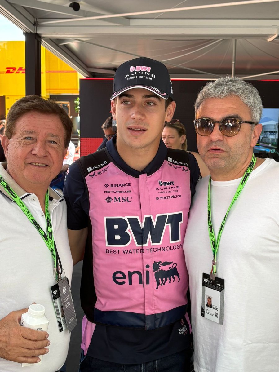 3 pilotos argentinos de F1 en los boxes de Monza 
<a href="/AngelGuerra53/">Miguel Ángel Guerra</a> <a href="/EstebanTuero/">Esteban Tuero</a> y el actual <a href="/FranColapinto/">Franco Colapinto</a> . Via Jaime pintanel