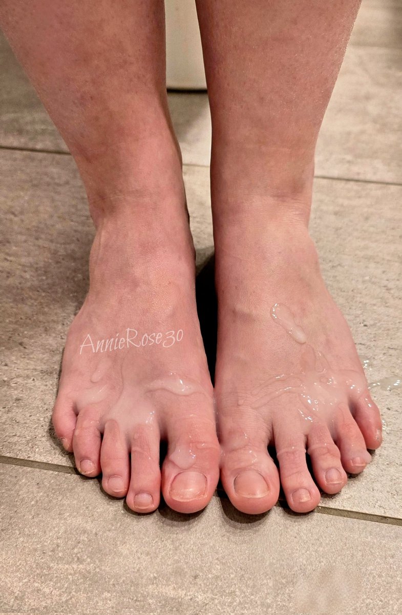 Its been a while since I've been to the salon, but my feet still get some love 😉💦

#feet #feetworshi̇p #footlover