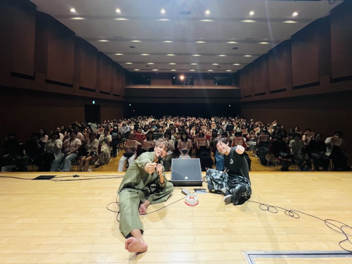 lucklife_info's tweet photo. 🎂Happy Birthday PON🎂
本日9/7は、ラックライフ ボーカル🎤&ギター🎸 PONの誕生日 ㊗️

昼夜2公演で開催した「PON生誕祭」にお越しくださった皆さま、ありがとうございました！✨
昼夜で異なるセットリストを用意し、
ゲストで猪野さんをお迎えしてのグランドピアノ🎹と歌🎶のセクション、
そしてPON自身によるギター🎸と歌🎵のステージをお届けしました✨
皆さまにお祝いしていただき、PONにとってとても素敵な誕生日になりました🎉

今年もPONにとって素敵な一年になりますように🌟🎈🎊