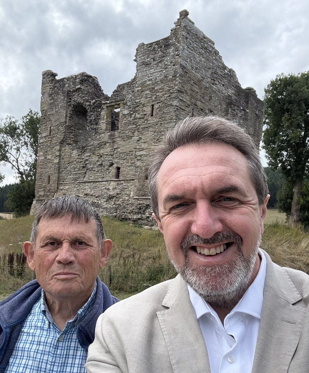 MatthewGreen02's tweet photo. Combining castles and campaigning!
A positive response calling on voters in the Clun division yesterday. Local #LibDems led by ward Councillor Sam Walmsley, were out in #Clun, Clunbury, Newcastle, Hopton Castle and Hopton Heath.
#Shropshire https://t.co/DMWtOvetnO