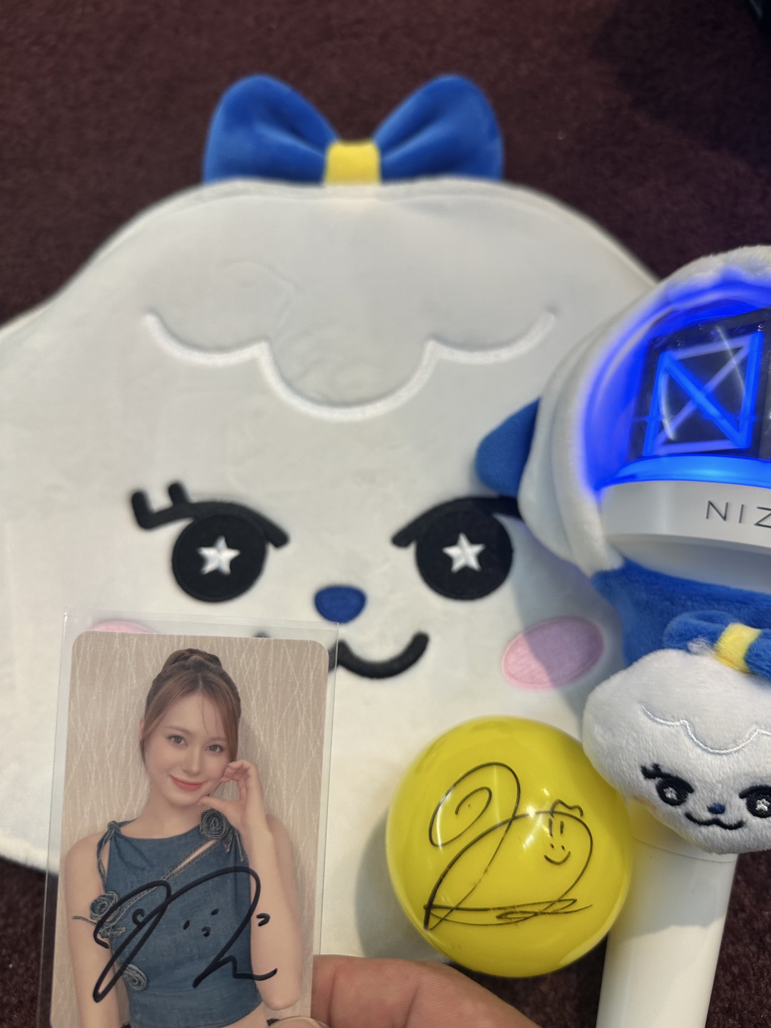 NiziUサインボール　アヤカ Amazon.co.jp: NiziU アヤカ AYAKA サインボール KCON : 文房具