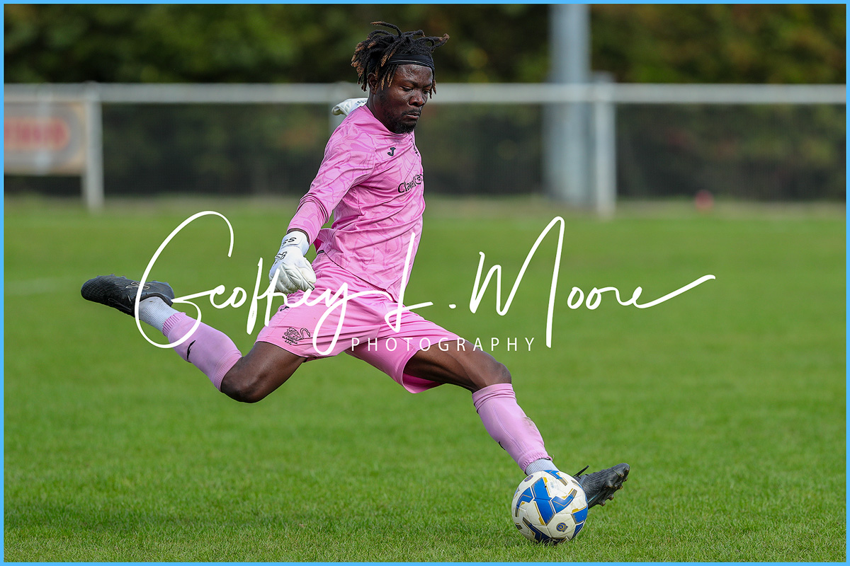 GeoffMoore's tweet image. Match photos between @PTFC88 vs @slimbridgeafc in yesterdays @HellenicLeague clash are now availible here prints.moore.photos/sports/
Thank you to @slimbridgeafc  for the hospitality shown, always a great place to visit and congrats again on the win!  Some of my fav photos below.
