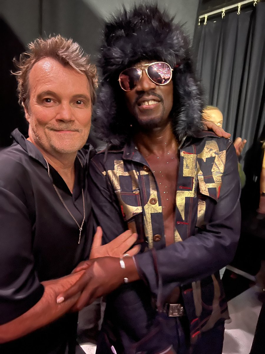 Pour la 600 eme de Taratata enregistrée au Zénith hier soir, nous avons repris « Are you Gonna go my way » de Lenny Kravitz avec mon ami Marco Prince, le chanteur de FFF 🔥🔥 #taratata #zenith